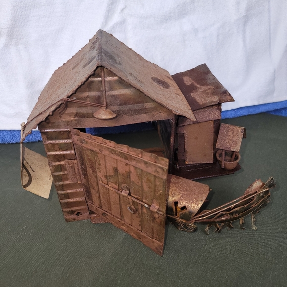 METAL/Tin horse house Music box works As It should - Picture 6 of 8